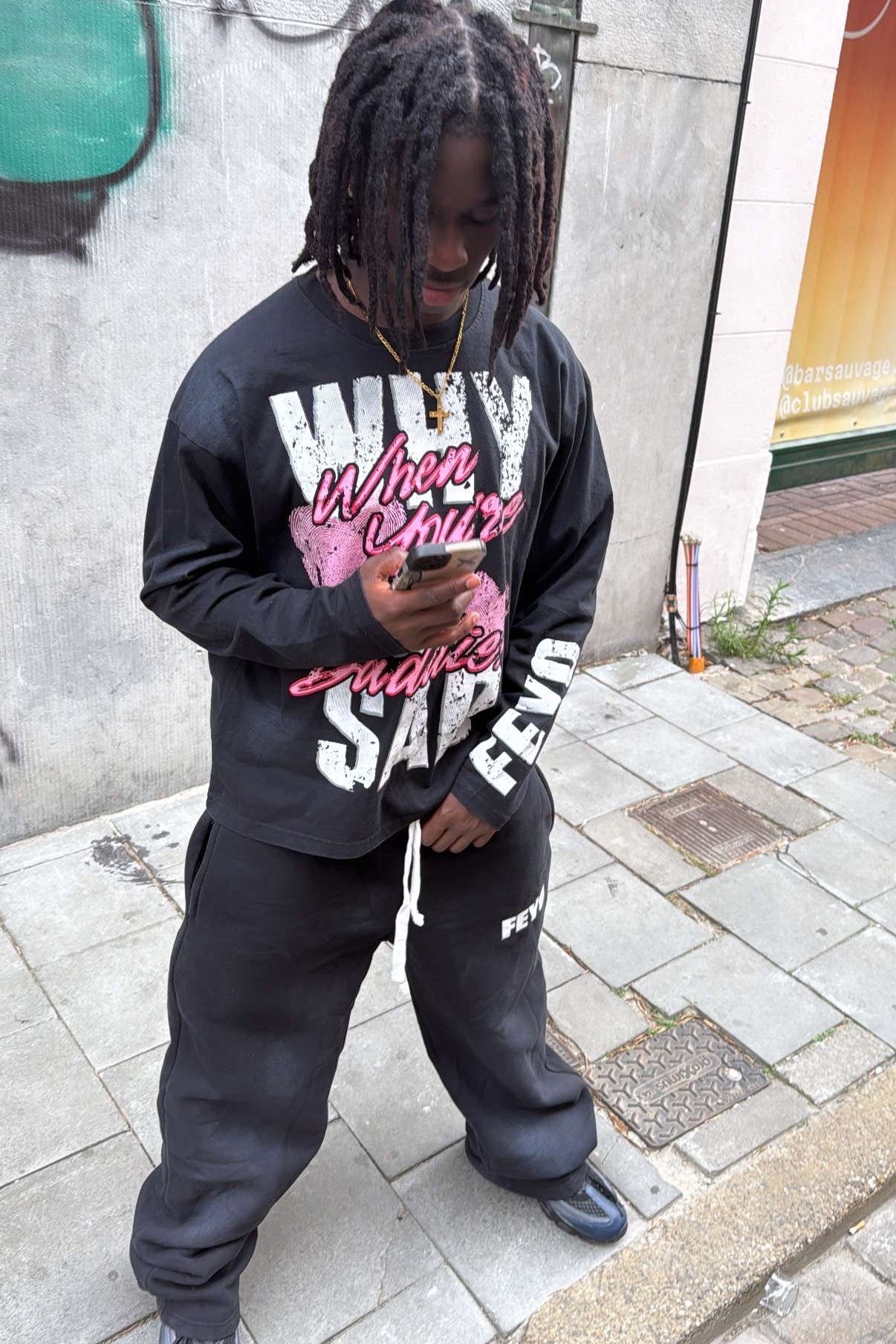 LONGSLEEVE BLACK/PINK - WHY BE SAD